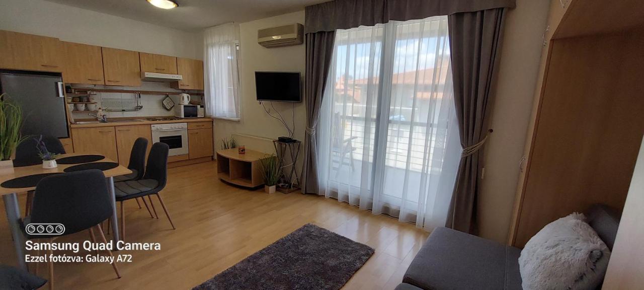Appartement Beszédes-lak, Aranypart à Siófok Extérieur photo