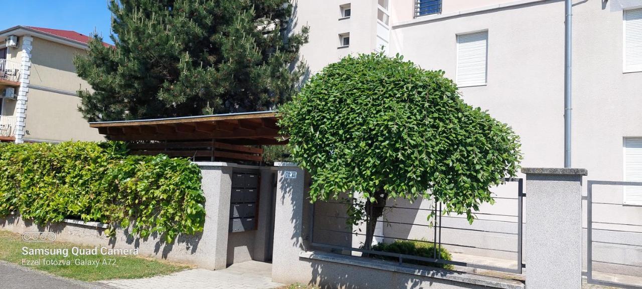 Appartement Beszédes-lak, Aranypart à Siófok Extérieur photo